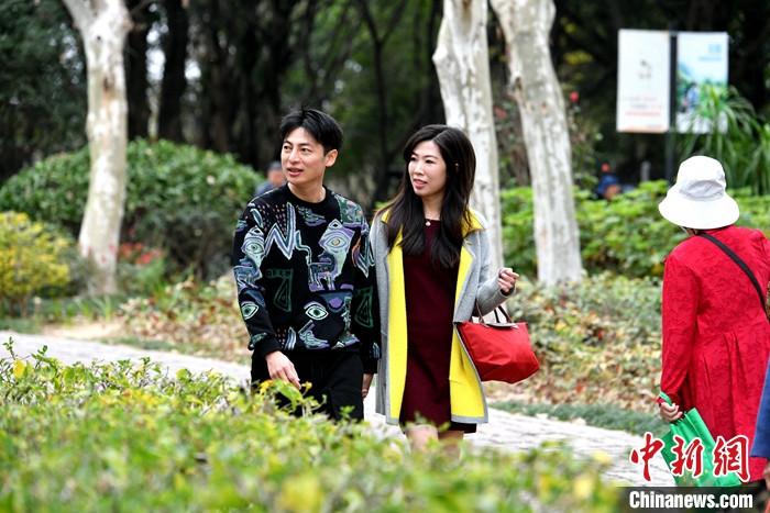 圖為3月15日，張家豪(左)與林佳臻在福建福州金山公園游玩。 <a target='_blank' href='/'><p  align=