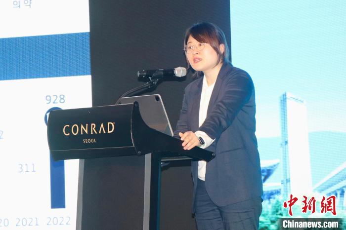 韓國大韓貿易投資振興公社外國投資監(jiān)察辦公室科長樸金蘭致辭?！∪f佳欣 攝