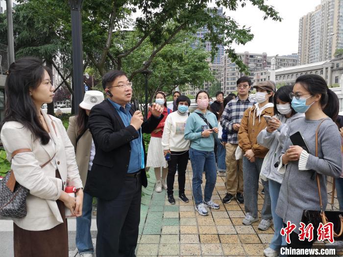 活動(dòng)現(xiàn)場(chǎng)?！》队畋?攝