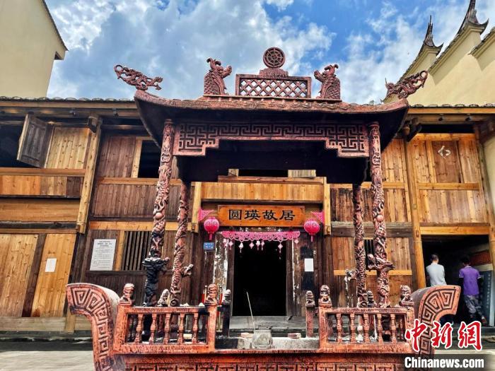 臺(tái)灣上趣開新團(tuán)隊(duì)入駐古田縣平湖鎮(zhèn)端上村，以“圓瑛法師故里”為主題打造愛國禪意村。　呂巧琴 攝