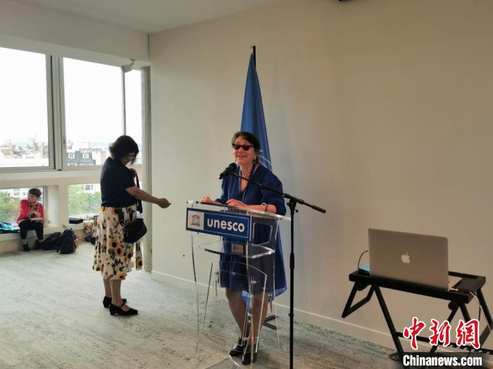 聯(lián)合國教科文組織協(xié)會委員會主席瑪麗塔·邦澤弗(Marietta Bantchev)致辭?！【笜?攝