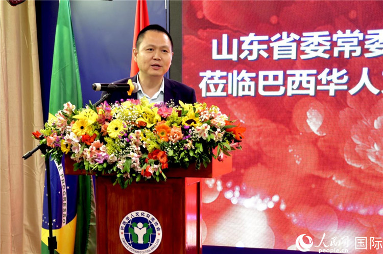 中國駐里約熱內(nèi)盧總領(lǐng)館副總領(lǐng)事王尉育致辭。人民網(wǎng)記者宋亦然攝