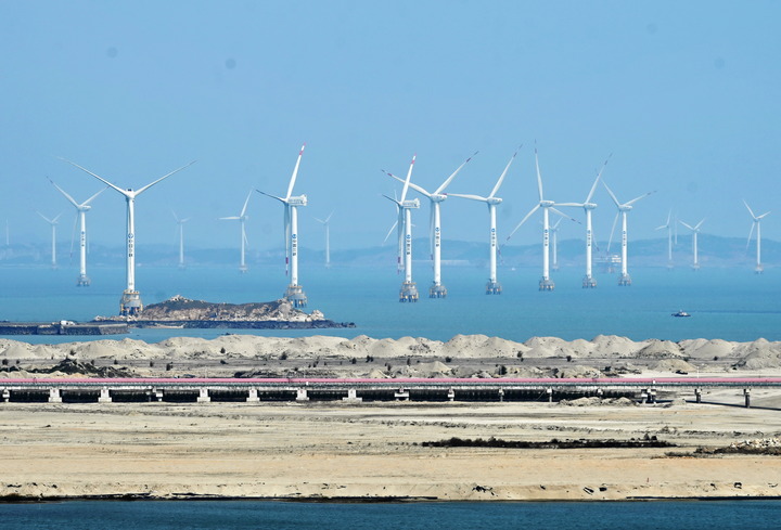 2021年3月9日，三峽福清興化灣海上風(fēng)電場(chǎng)。新華社記者 林善傳 攝