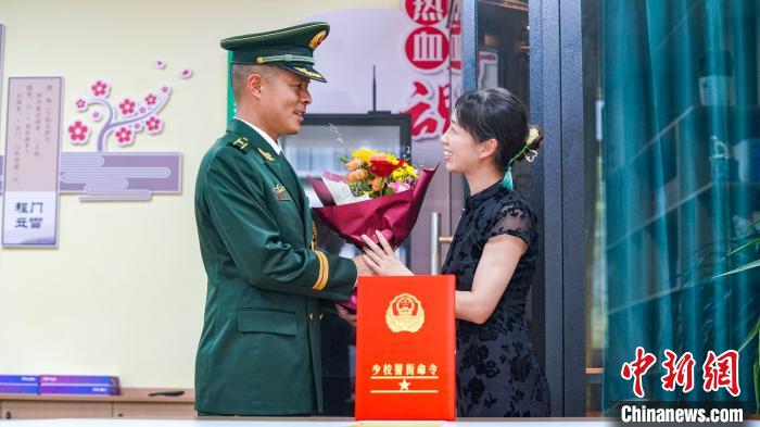 軍功章有你的一半?！堦愑?攝