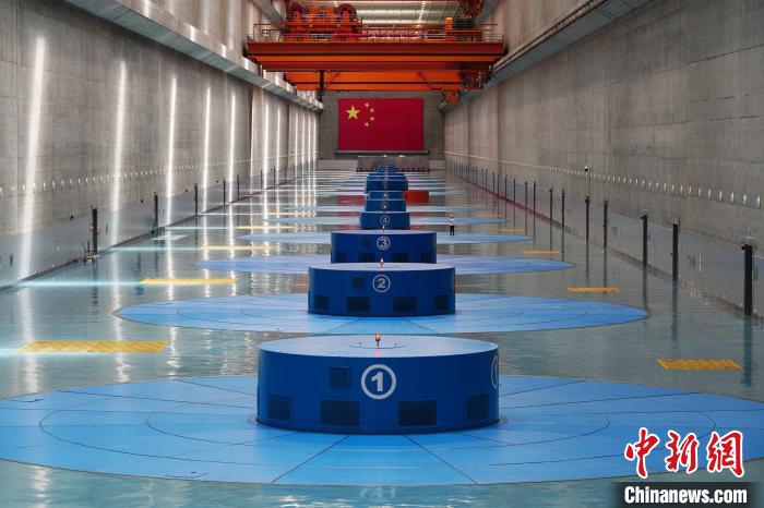 三峽左岸電廠。　陳旋 攝