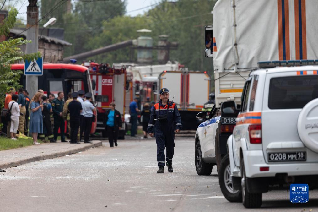 8月9日，在俄羅斯莫斯科州，救援人員在現(xiàn)場(chǎng)工作。