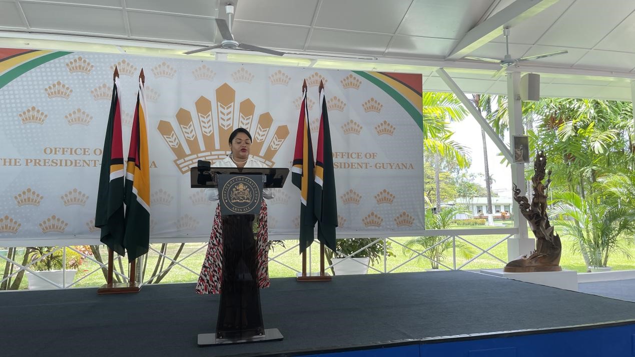 圭亞那第一夫人阿爾雅·阿里發(fā)表致辭。第18期援圭亞那醫(yī)療隊(duì)供圖