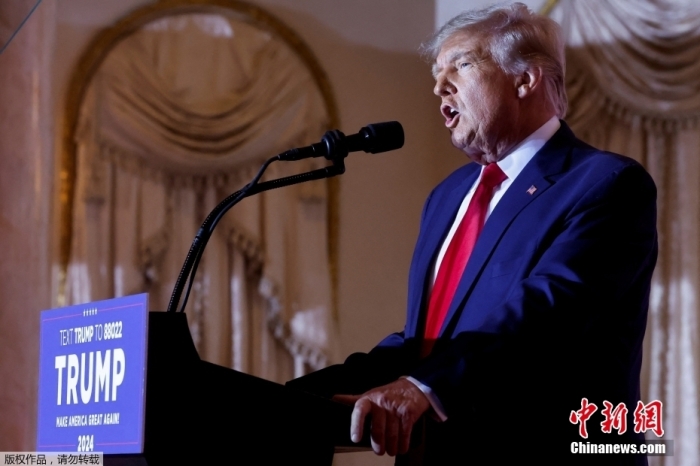 當地時間2022年11月15日，美國前總統(tǒng)特朗普在佛羅里達州海湖莊園發(fā)表演講，正式宣布將參加2024年美國總統(tǒng)大選。據美媒報道，特朗普已正式提交文件加入2024年總統(tǒng)競選。這是特朗普第三次發(fā)起美國總統(tǒng)競選活動。