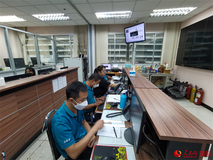“曼谷無(wú)線電中心”工作現(xiàn)場(chǎng)。人民網(wǎng)記者 白元琪攝