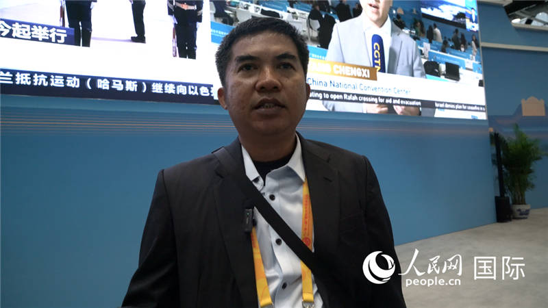 印尼《辛加朗綜合日報》記者班邦·蘇利斯提奧（Bambang Sulistio）與記者交談。人民網(wǎng) 楊春燕攝