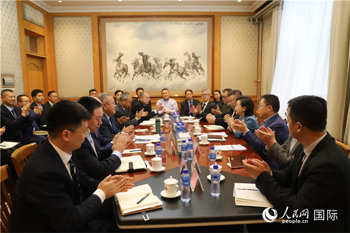 3.2023年10月30日，中國駐蒙使館座談會現(xiàn)場。人民網(wǎng)記者 霍文攝