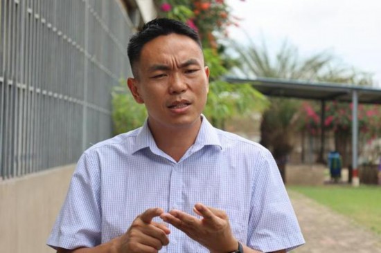   2023年10月24日，在加納特馬市，胡振興接受新華社采訪。（新華社發(fā)/賽特?cái)z）