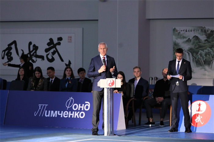 俄羅斯體育部長馬特欽致辭。駐俄羅斯大使館供圖