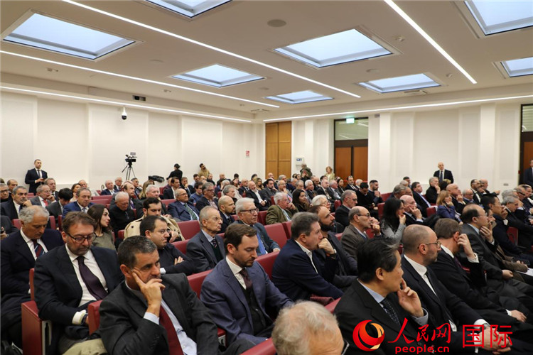 會(huì)議現(xiàn)場(chǎng)。人民網(wǎng)記者 謝亞宏攝