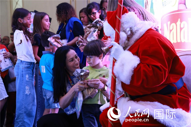 捐贈(zèng)活動(dòng)現(xiàn)場(chǎng)。人民網(wǎng)記者宋亦然攝