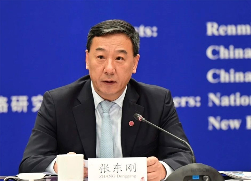 中國(guó)人民大學(xué)黨委書記、國(guó)家發(fā)展與戰(zhàn)略研究院理事長(zhǎng)張東剛作論壇開幕致辭。主辦方供圖