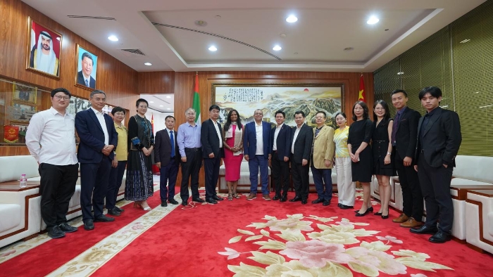 與會代表合影。阿聯(lián)酋中國和平統(tǒng)一促進(jìn)會供圖