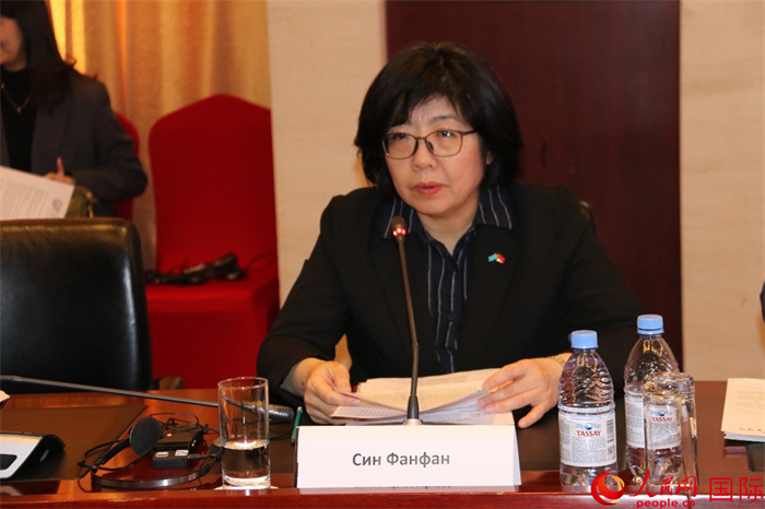 中國駐哈薩克斯坦大使館公使銜參贊邢芳芳致辭。人民網記者 李強攝