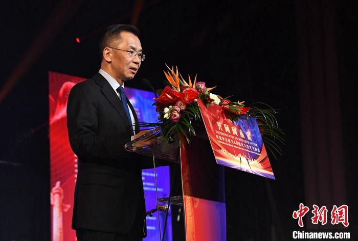 當地時間1月16日晚，以“共同向未來”為題的慶祝中法建交60周年大型文藝晚會在巴黎舉辦。中國駐法國大使盧沙野出席晚會并致辭。 <a target='_blank' href='/' _fcksavedurl='/'><p  align=