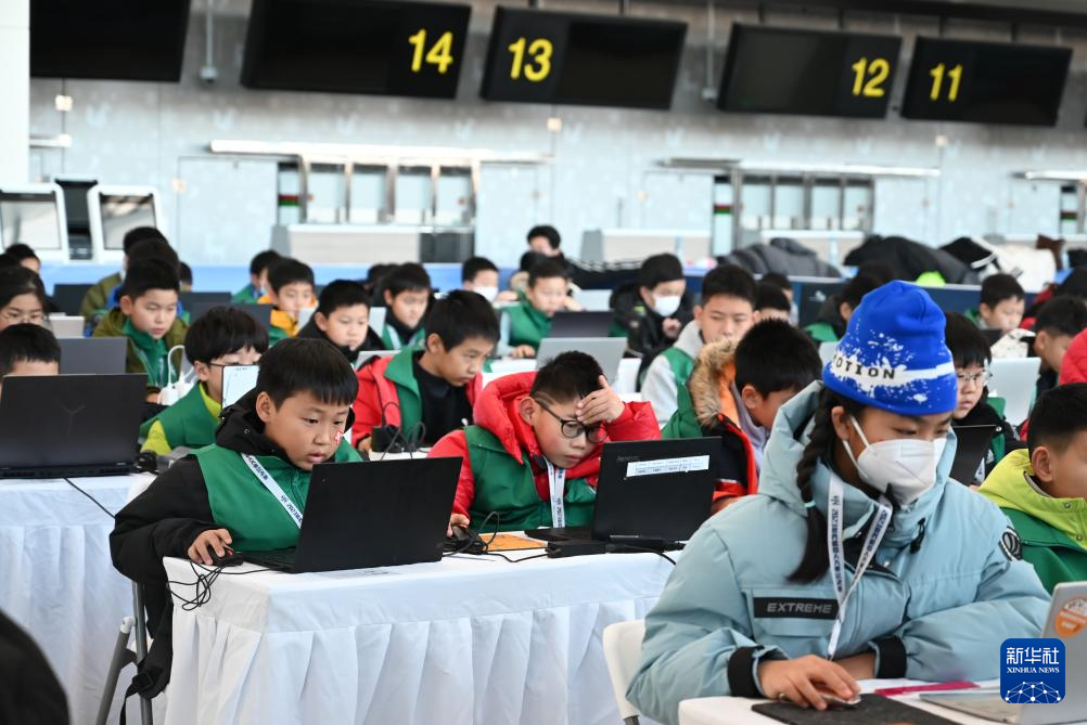 1月26日，選手們?cè)诒荣愔?。新華社記者 宋心平 攝