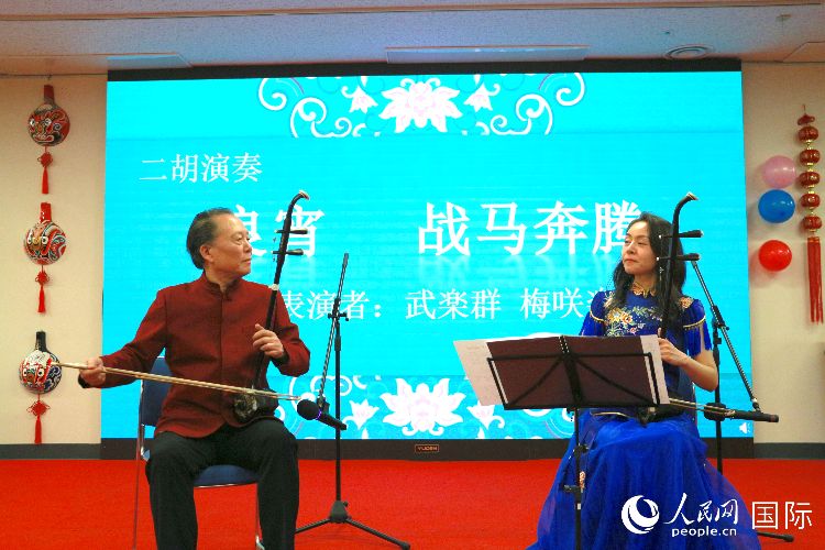 二胡合奏。人民網(wǎng) 許可攝