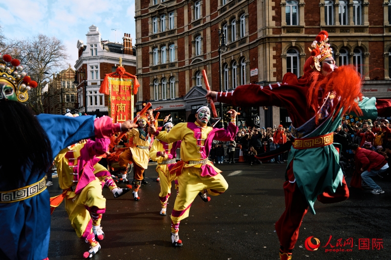 倫敦新春慶典現(xiàn)場。人民網(wǎng) 郭錦標(biāo)、楊浩鵬攝
