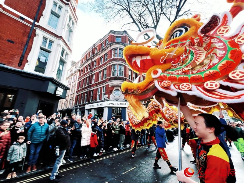 倫敦新春慶典現(xiàn)場。人民網(wǎng) 郭錦標(biāo)、楊浩鵬攝