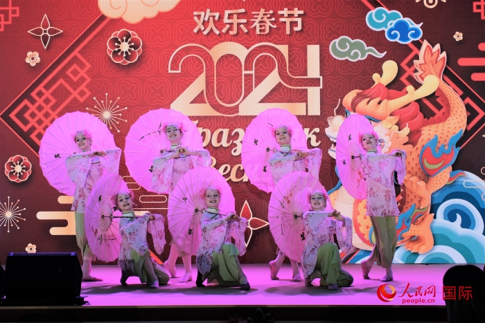 活動(dòng)現(xiàn)場(chǎng)的精彩演出。于子恒攝