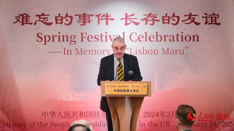 英國(guó)退役少校費(fèi)恩祺致辭。人民網(wǎng) 郭錦標(biāo)攝