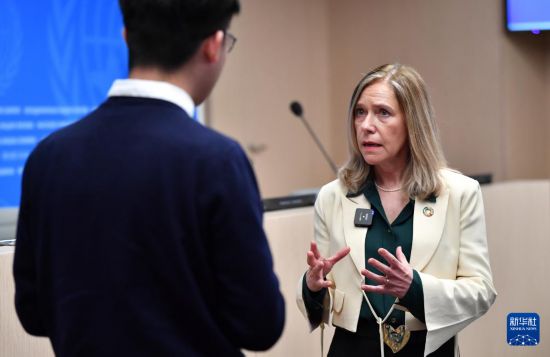 3月19日，在瑞士日內(nèi)瓦，世界氣象組織秘書(shū)長(zhǎng)塞萊絲特·紹洛接受新華社記者專(zhuān)訪。新華社記者 連漪 攝