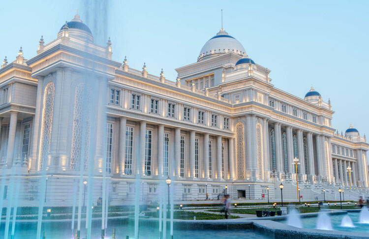 第1視點(diǎn)丨這兩座大樓，見(jiàn)證著中塔友誼