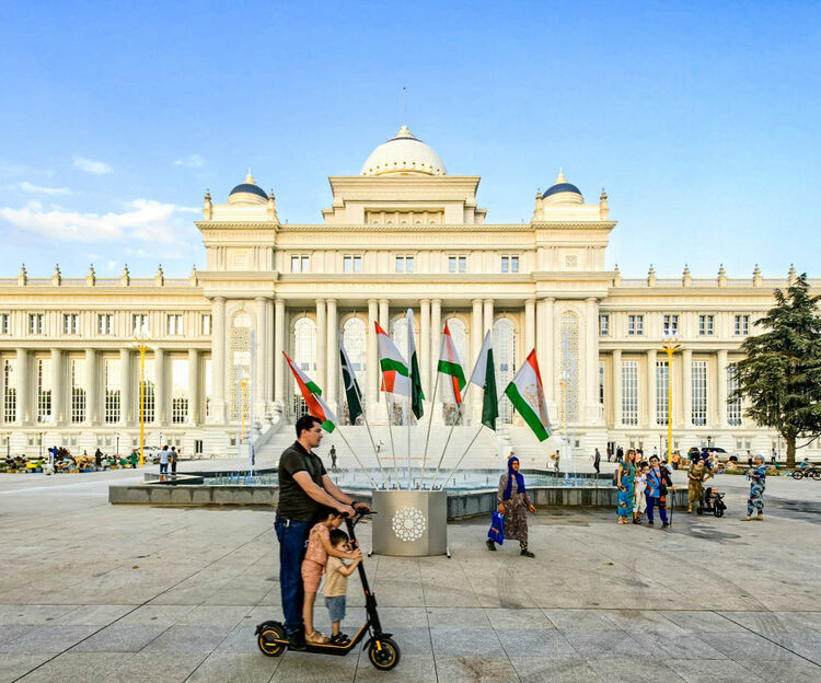 第1視點(diǎn)丨這兩座大樓，見(jiàn)證著中塔友誼