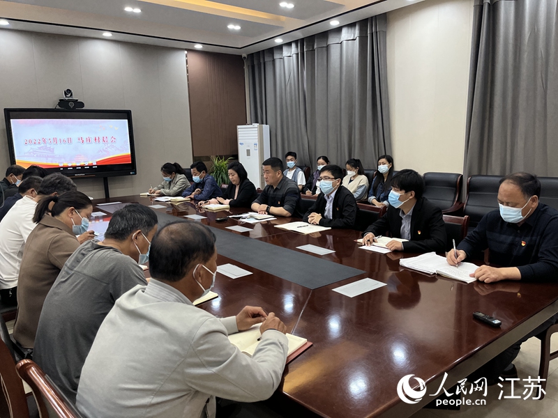 馬莊村以晨會(huì)開(kāi)啟一天的工作。人民網(wǎng) 閆峰攝