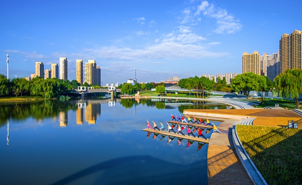 漫步街頭，科產(chǎn)城人融合的理念貫穿始終。無錫高新區(qū)管委會供圖