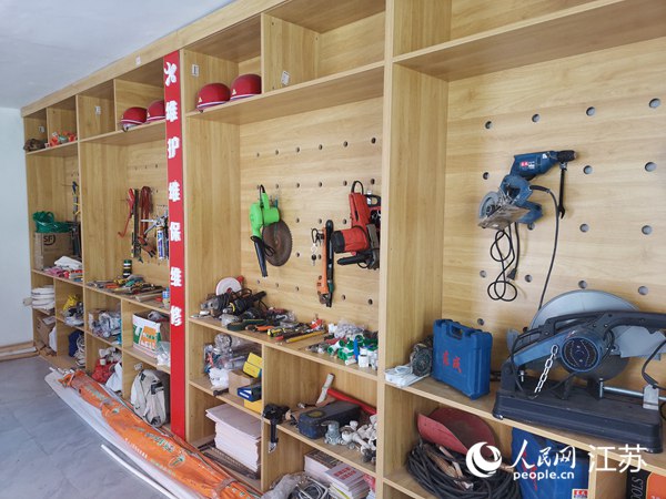 “荷樂(lè)益家”器材保管室。人民網(wǎng) 張瀚天攝