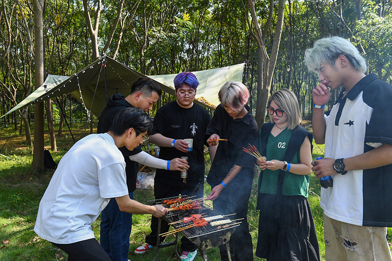 從馬達(dá)加斯加到肥東，楊晉打理的雨悅山房深受年輕人的喜愛(ài)。吳芳攝