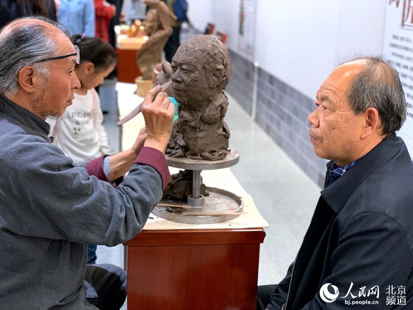 “魅力非遺，情系京西”北京地區(qū)非遺表演創(chuàng)作展開幕。人民網(wǎng) 孟竹 攝