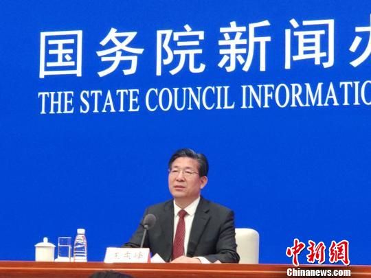 河北省委書記、省人大常委會(huì)主任王東峰答記者問　郭超凱　攝