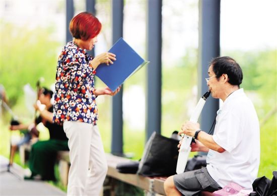 美舍河鳳翔濕地公園成為市民休閑的好去處。 南國都市報記者 汪承賢 攝