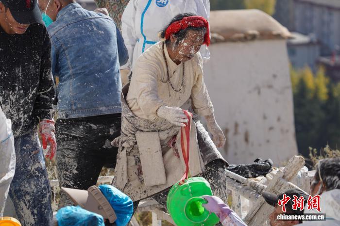 西藏布達拉宮迎“年度美容”