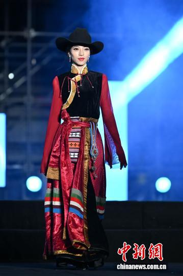 西藏首屆民族舞臺服飾設計大賽拉薩啟幕