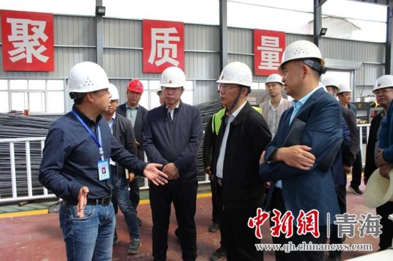 圖為生態(tài)環(huán)保專項(xiàng)督查現(xiàn)場(chǎng)。 孫舒亞攝