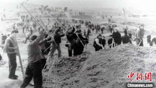 圖為開山治水。(資料圖) 青海省水利廳 供圖