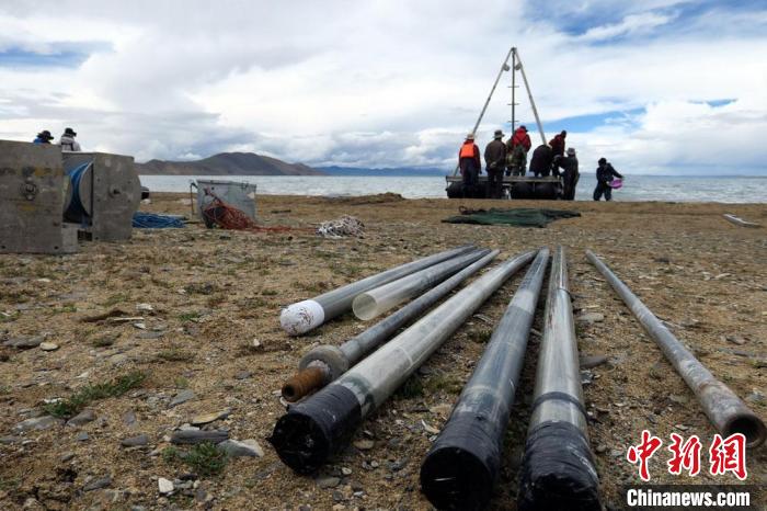 科考隊員從巴木錯采集的科研樣品。　<a target='_blank' ><p  align=