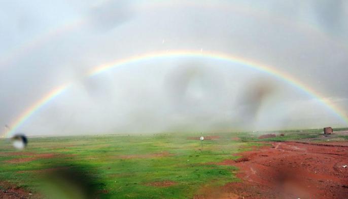 科考隊員在茲格塘錯采樣返程途中，高原風雨彩虹送行?！?lt;a target='_blank' ><p  align=