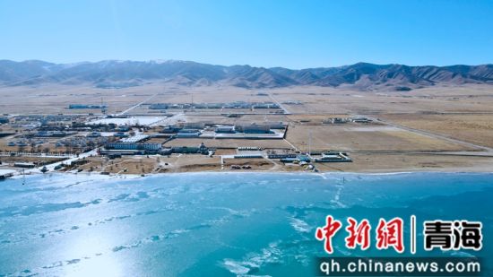 圖為冬日青海湖。李江寧攝