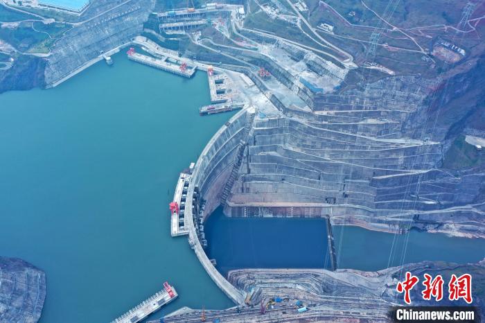 圖為白鶴灘水電站?！∷娝木止﹫D