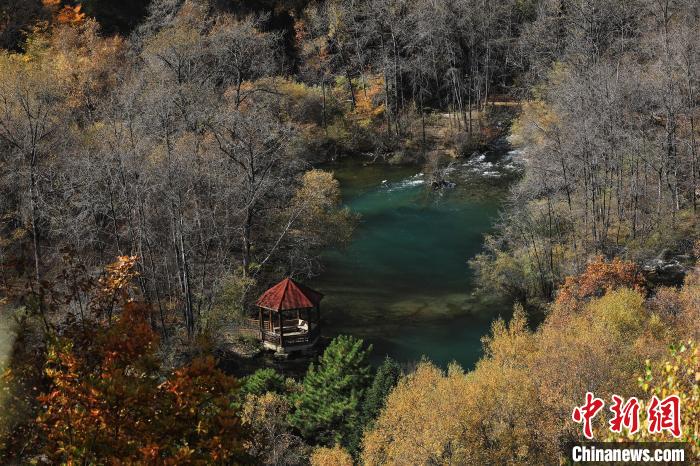 松坪溝風(fēng)光?！⑼?攝