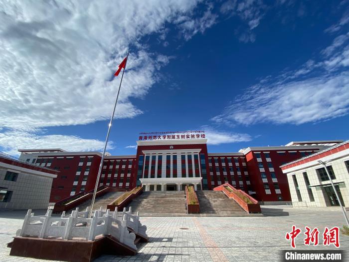 瀾滄江畔開出“教育格?；ā保含F(xiàn)代教育和生態(tài)教育并重