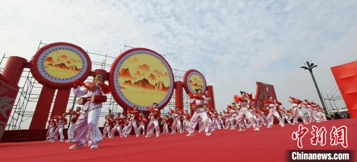圖為山西翼城花鼓展演。　梁照曾 攝
